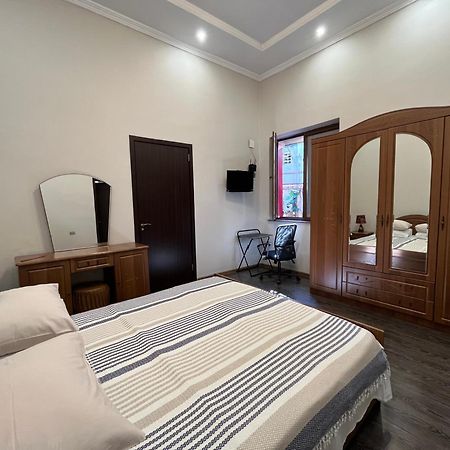 Old Batumi Apartment On Kostava 9 المظهر الخارجي الصورة