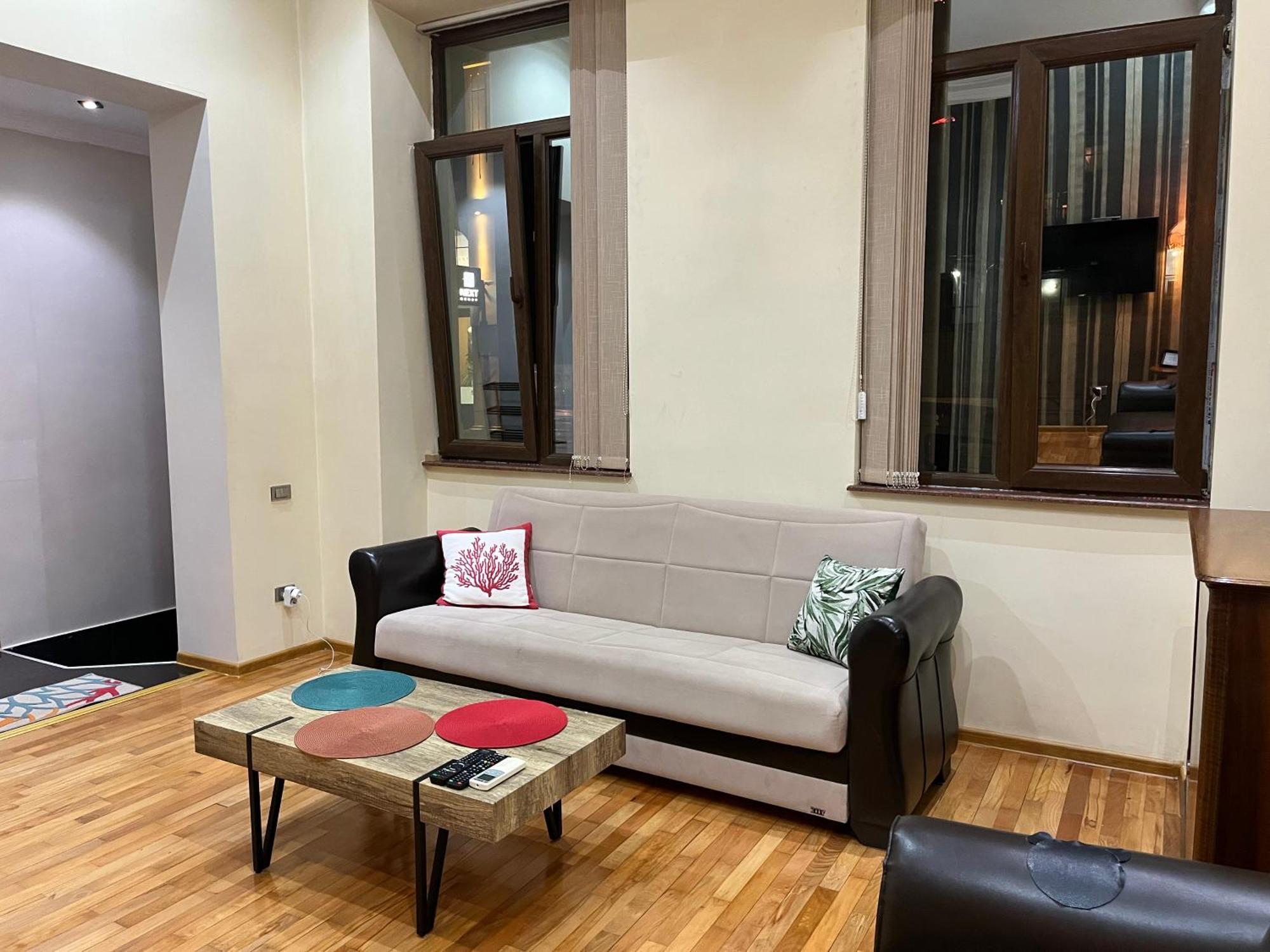 Old Batumi Apartment On Kostava 9 المظهر الخارجي الصورة