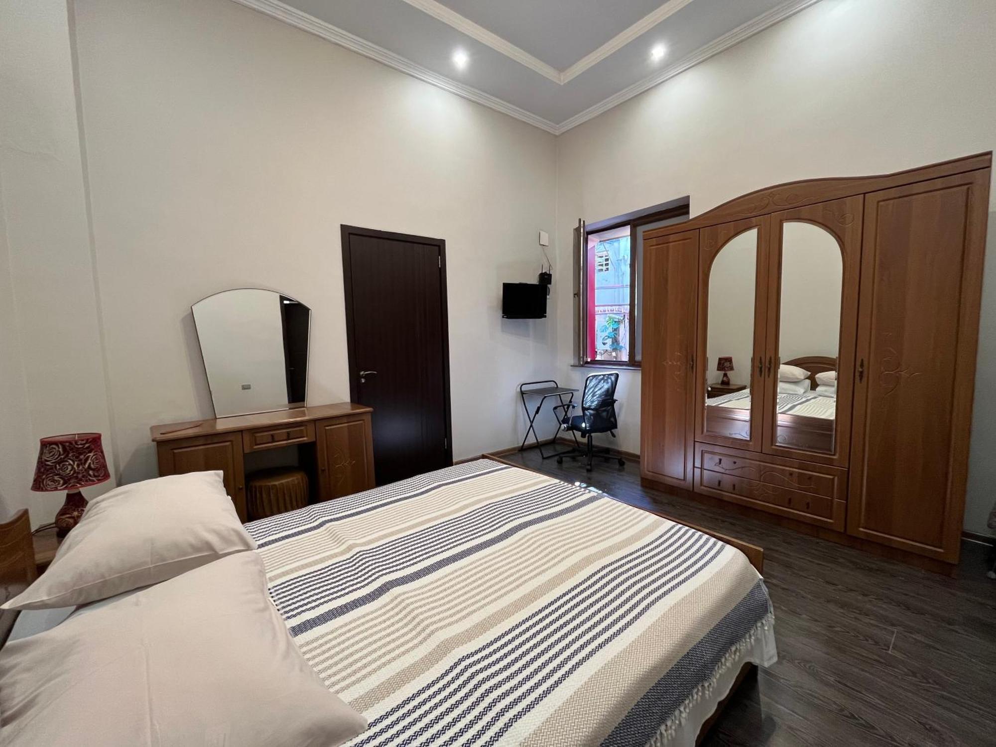 Old Batumi Apartment On Kostava 9 المظهر الخارجي الصورة