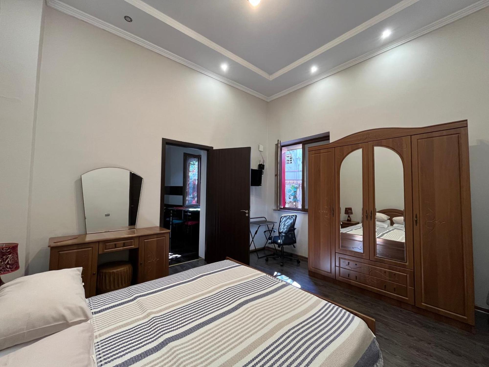 Old Batumi Apartment On Kostava 9 المظهر الخارجي الصورة